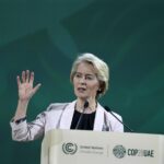 Ue, von der Leyen a Davos: “Accordi Parigi migliore speranza per l’umanità”