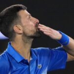 Australian Open 2025, Djokovic batte Alcaraz e vola in semifinale