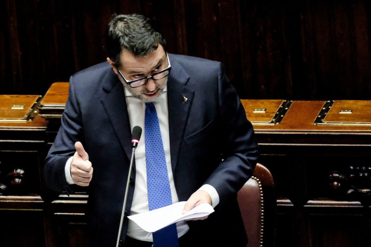 Caos Treni, Salvini: “Da anni rete oggetto attacchi, Italia non si fa intimidire” Caos Treni, Salvini: “Da anni rete oggetto attacchi, Italia non si fa intimidire”