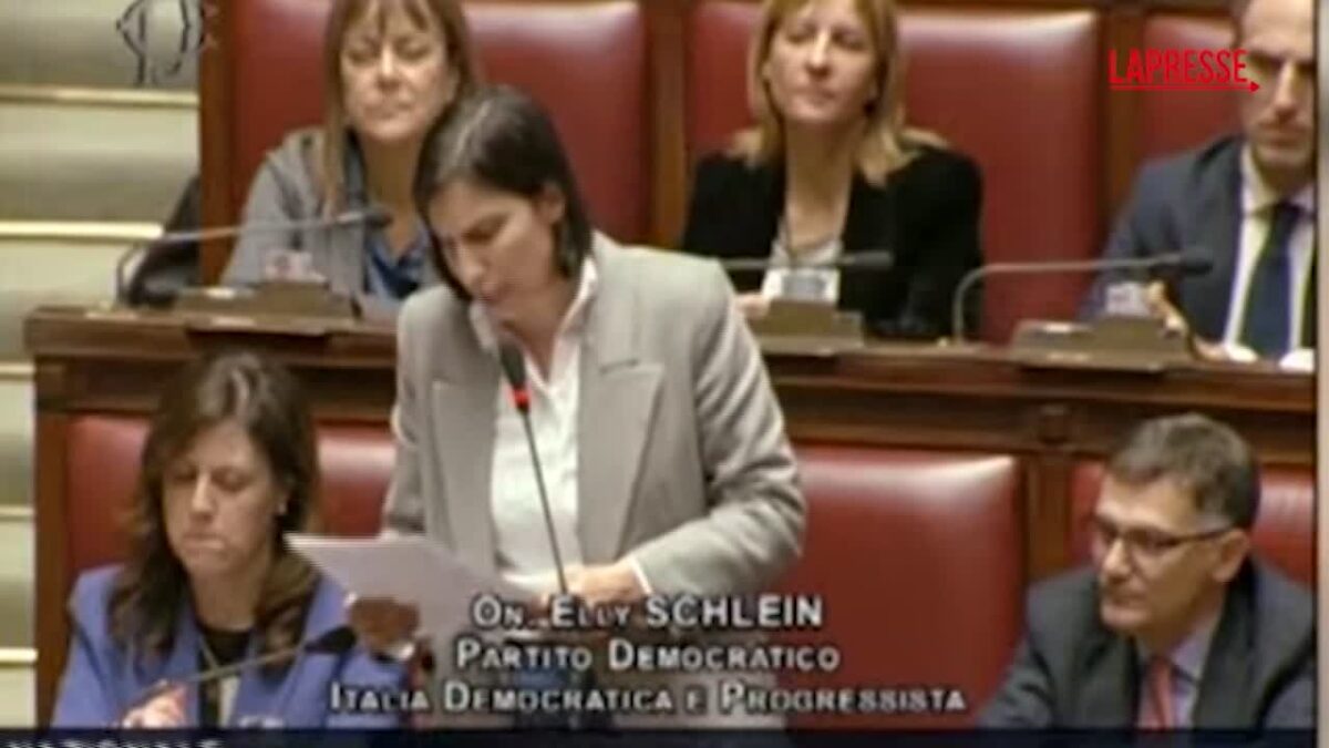 VIDEO Schlein: “Meloni? Diranno: ‘Quando c’era lei non c’era un treno in orario'” VIDEO Schlein: “Meloni? Diranno: ‘Quando c’era lei non c’era un treno in orario'”
