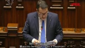 Treni, Salvini: “Da anni la rete oggetto di attacchi, Italia non si fa intimidire”