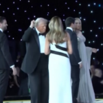 Usa, Trump balla sulle note di YMCA