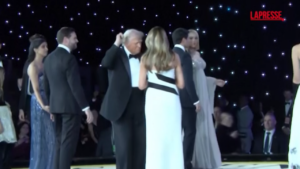 Usa, Trump balla sulle note di YMCA