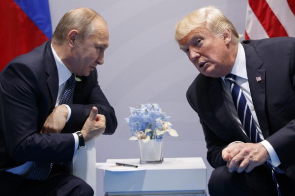 Donald Trump, Putin e Zelensky. Foto di repertorio sui dialoghi di pace