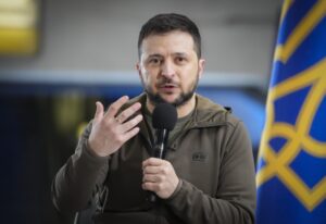 Ucraina, Zelensky: “Ingresso di Kiev nella Nato se Trump dicesse di sì”