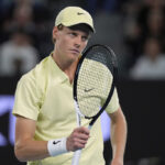 Australian Open 2025, super Sinner stende De Minaur: è in semifinale