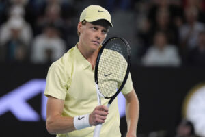 Australian Open 2025, super Sinner stende De Minaur: è in semifinale