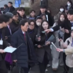 Corea del Sud, processo di impeachment: il presidente Yoon arriva in tribunale