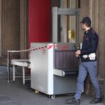 Napoli, a Ponticelli metal detector a scuola contro le armi