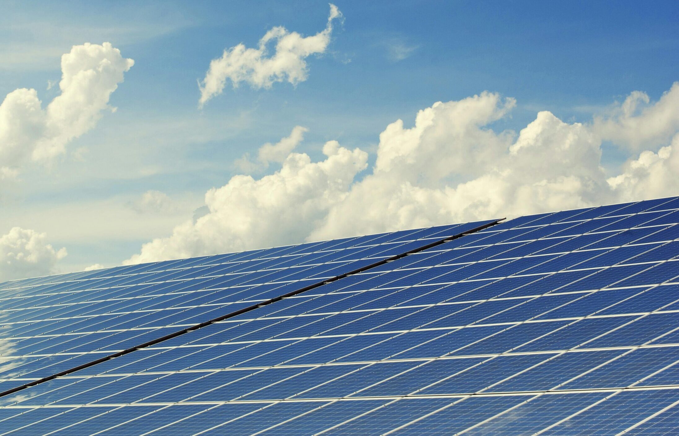 Rinnovabili, record produzione per fotovoltaico in Italia Rinnovabili, record produzione per fotovoltaico in Italia