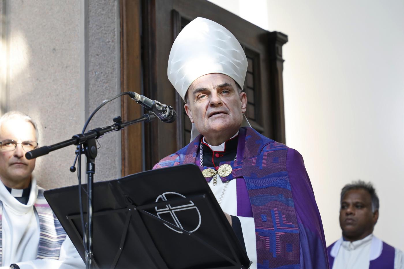Bolzano, il vescovo chiede perdono alle vittime di abusi nella Chiesa Bolzano, il vescovo chiede perdono alle vittime di abusi nella Chiesa