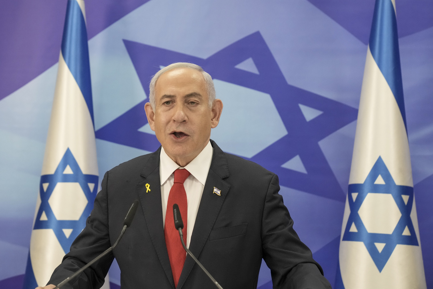 Libano, Netanyahu: “L’Idf non si ritirerà domenica”. Oggi attesi da Hamas i nomi degli ostaggi da liberare