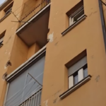 Torino, cede la ringhiera durante dei lavori al balcone: muore 57enne