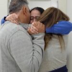 Soldatesse israeliane liberate, le foto dell’incontro con i genitori