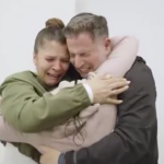 Israele, le soldatesse rilasciate da Hamas abbracciano i familiari