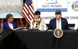 Incendi California, Donald Trump in visita a Los Angeles