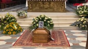 Luca Beatrice, i funerali del critico d’arte a Torino