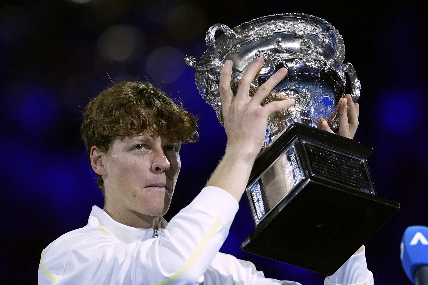 Australian Open 2025, Sinner trionfa a Melbourne: travolto anche Zverev