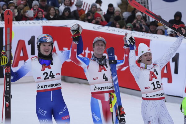 Sci, Vinatzer 2° in rimonta nello slalom di Kitzbühel: vince Noel