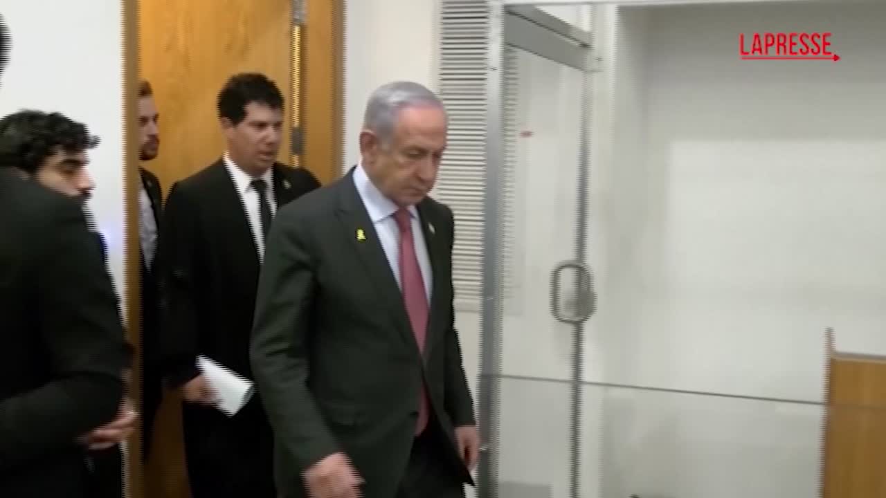 Israele, l’arrivo di Netanyahu in tribunale