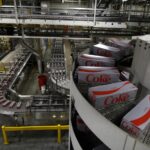 Coca-Cola ritira alcune bevande in Europa: rischio “grave” per presenza clorato