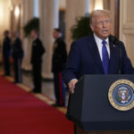 Trump: “Creeremo struttura per migranti a Guantanamo”