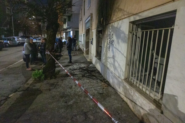 Roma - incendio doloso in una palazzina in via Monte Senario