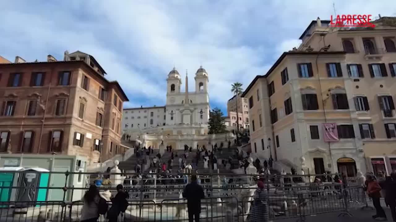 Roma, centro blindato per i tifosi dell’Eintracht Francoforte: fontane transennate