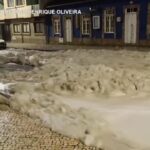 Portogallo, le strade allagate dall’acqua a Furadouro: il video