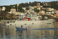 Nave della marina militare italiana con 49 migranti arriva al porto di Shengjin in Albania.