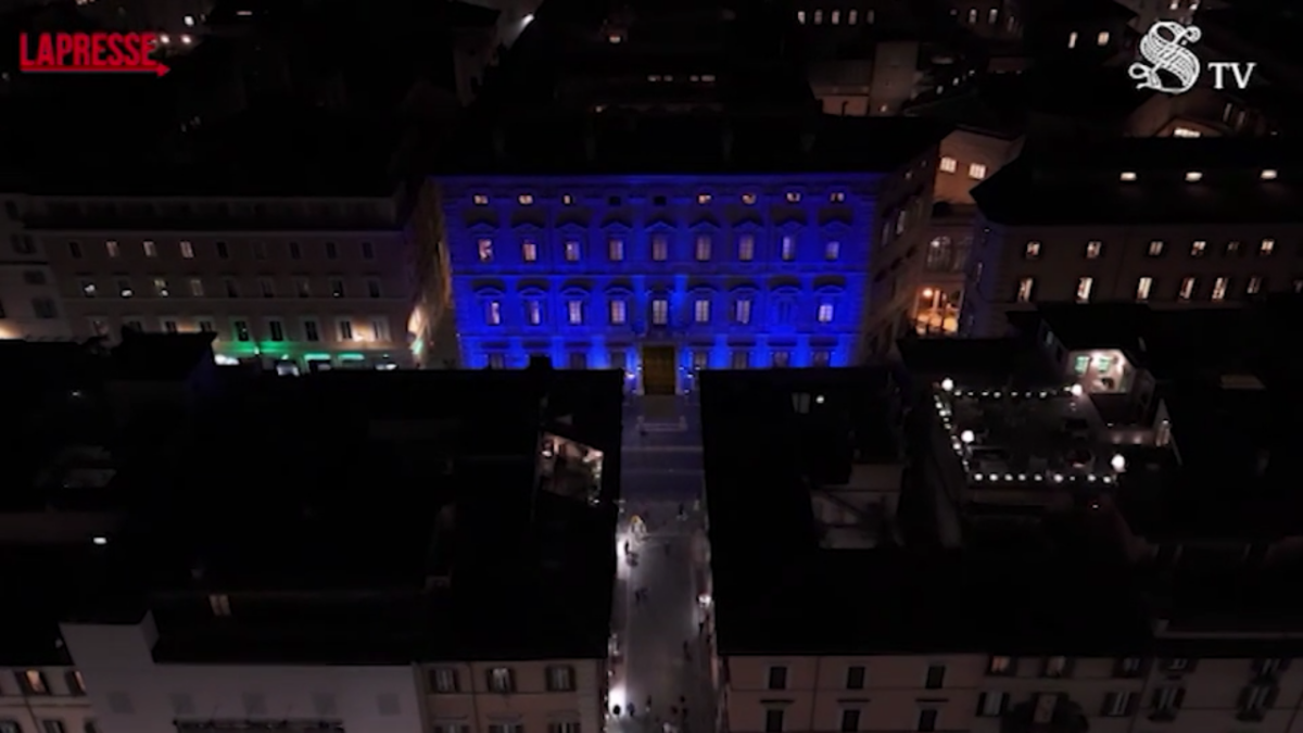 VIDEO Giornata delle vittime civili delle guerre, palazzo Madama s’illumina di blu VIDEO Giornata delle vittime civili delle guerre, palazzo Madama s’illumina di blu