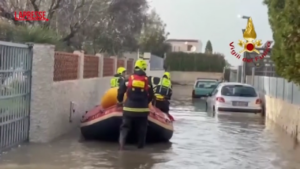 Maltempo a Messina, due famiglie bloccate in casa: i soccorsi