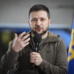 Ucraina, Zelensky: “Pronto a negoziare se Usa e Ue ci daranno garanzie”
