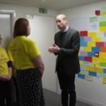Il principe William visita l’associazione fondata dalla madre Diana