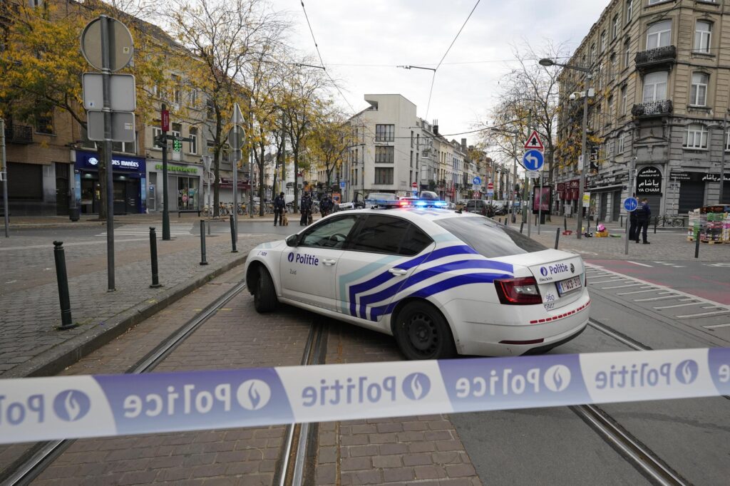 Sparatoria in metro a Bruxelles, nessun ferito