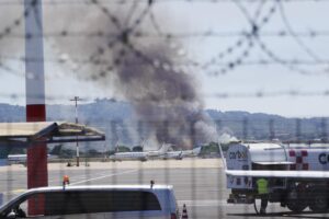 Incendio a Ciampino, voli sospesi: fermato un uomo