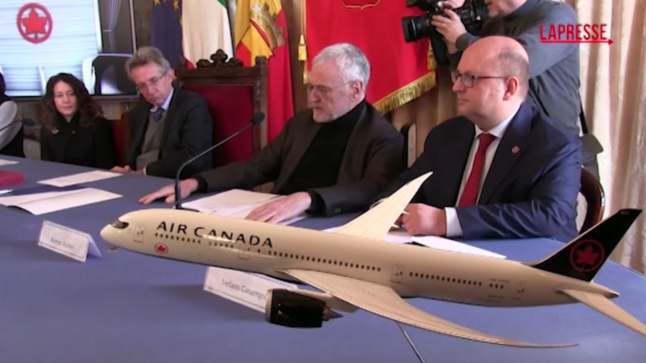 Volo diretto Napoli Montreal di Air Canada, Manfredi: “Passo in avanti per la città”