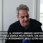 Grecia, premier Mitsotakis a Santorini: “Ci prepariamo al peggio”