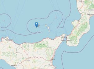 Terremoto nel Messinese, scossa di magnitudo 4.8 al largo delle isole Eolie