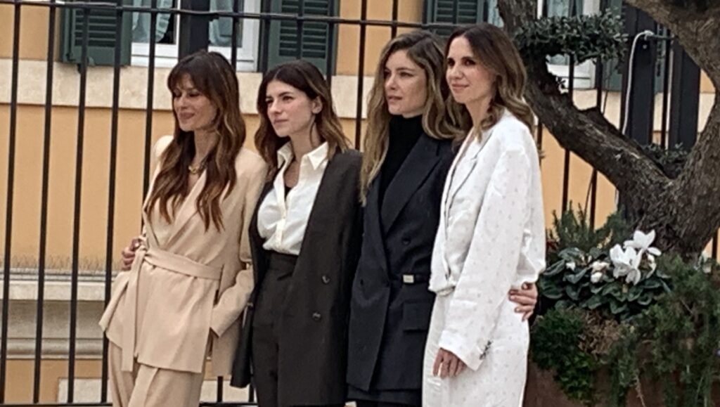 Galleria foto 'Genovese: “A ‘Follemente’ il primo appuntamento diventa gioco di ruoli”' - foto 3