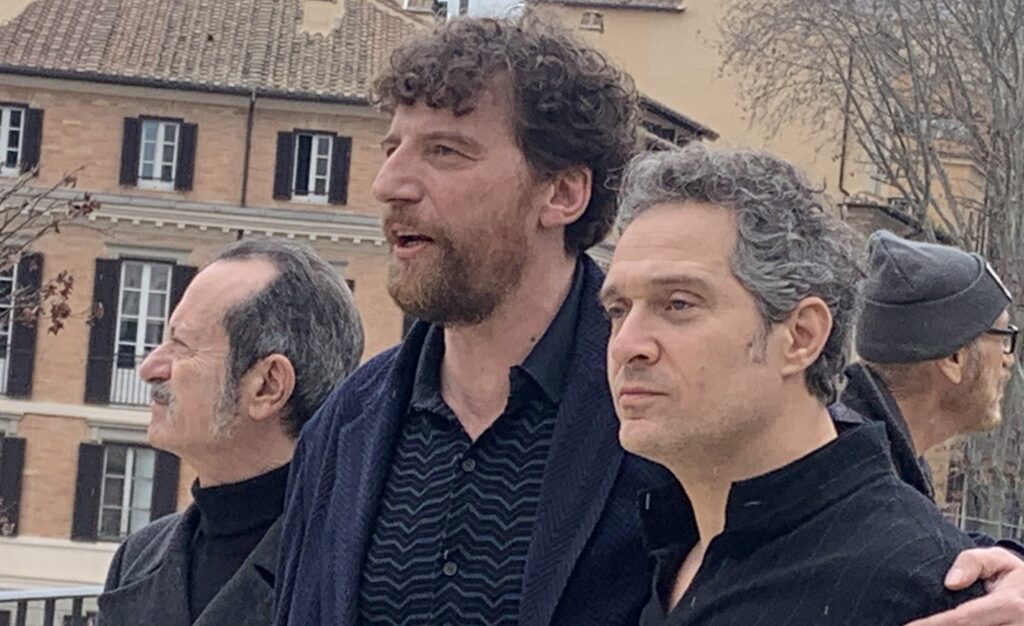 Galleria foto 'Genovese: “A ‘Follemente’ il primo appuntamento diventa gioco di ruoli”' - foto 4