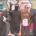 Gaza, rilasciati i tre ostaggi israeliani di Hamas: sul palco Eli Sharabi, Ohad Ben Ami e Or Levy