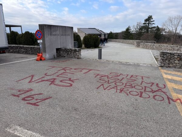 Giorno del Ricordo, vandalizzata la foiba di Basovizza a Trieste