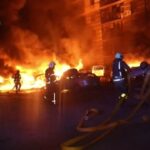 Ucraina, attacco russo con drone a Sumy: i pompieri spengono il fuoco