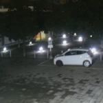 Babysitter uccisa a Milano, il video del compagno che trascina un borsone in auto