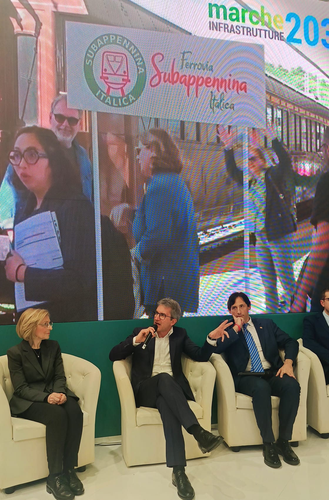 Le Marche alla Bit, presentati i dati su treno storico,  ciclovia e borghi