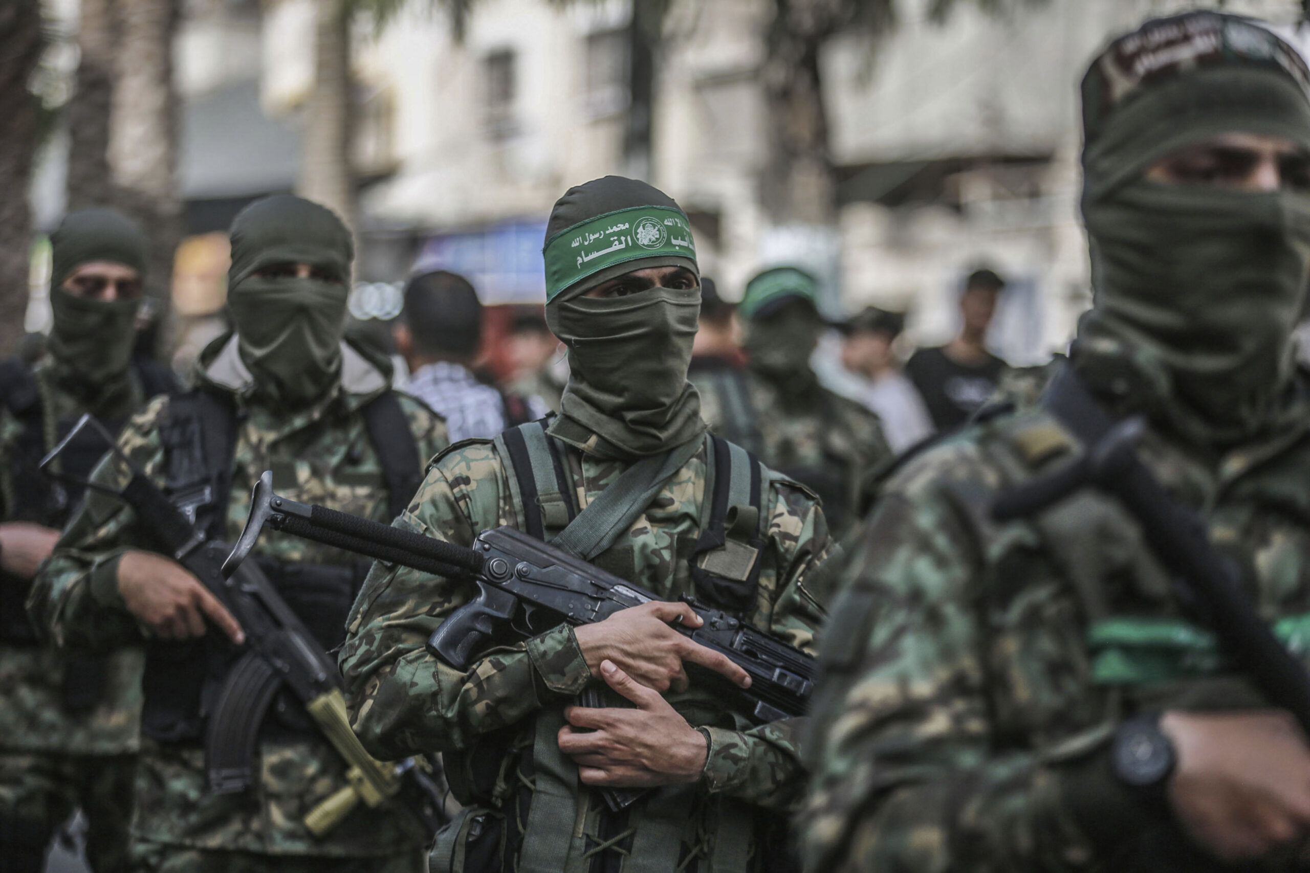 Hamas rimanda il rilascio degli ostaggi. Trump: “Li liberi tutti sabato o sarà l’inferno”