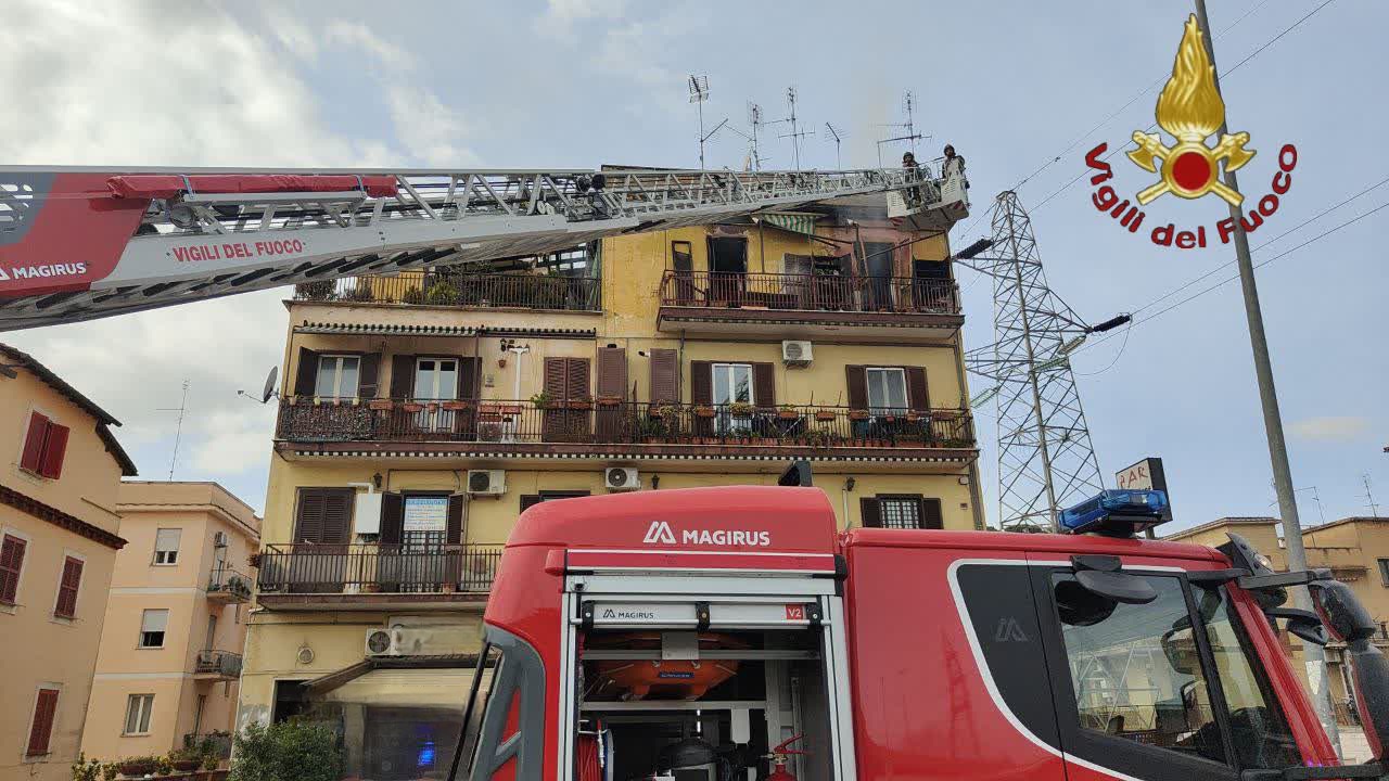 Roma, incendio in appartamento: muore anziana. Indaga la polizia