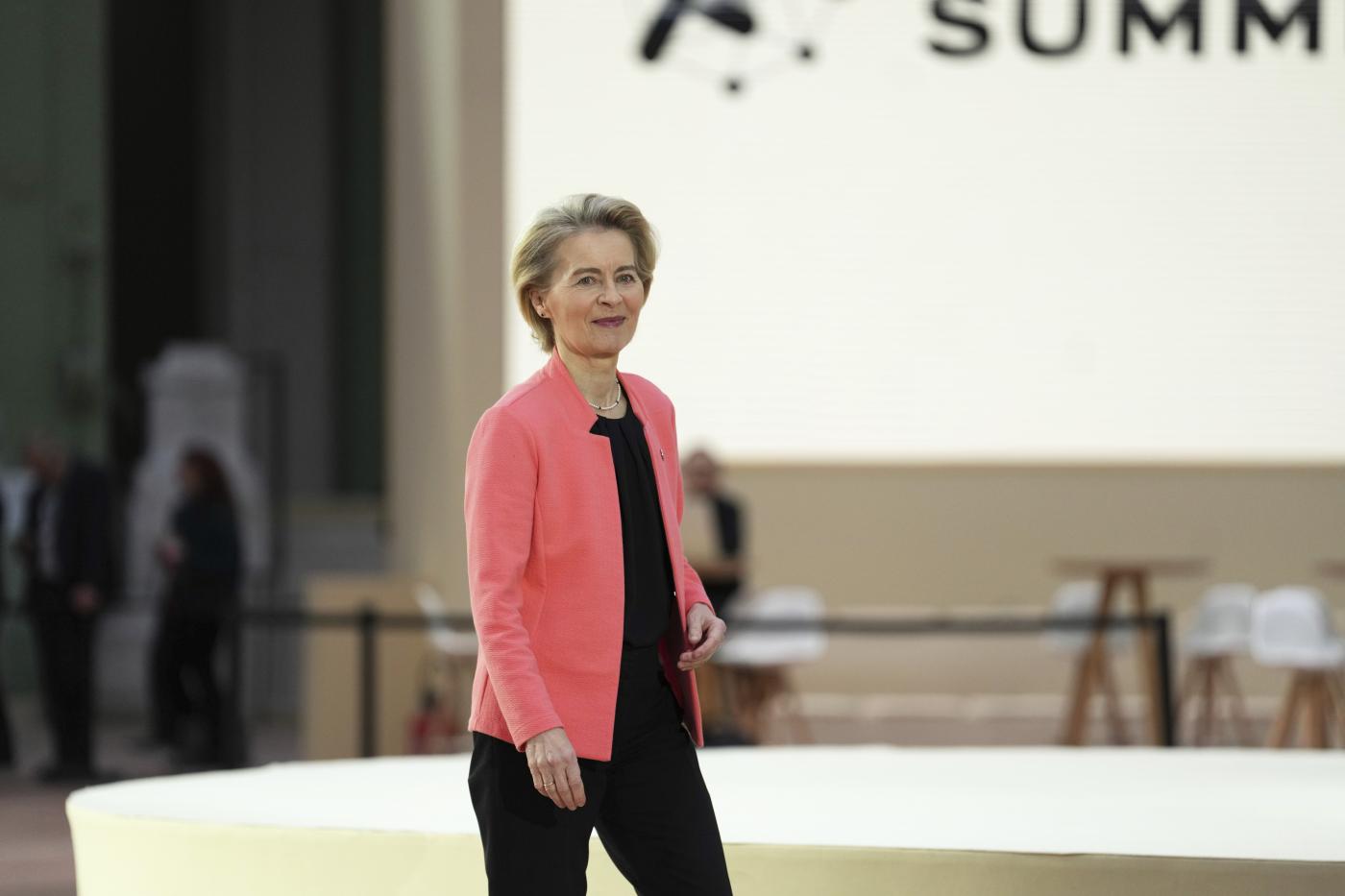 AI, Von der Leyen lancia piano Ue da 200 miliardi di euro di investimenti