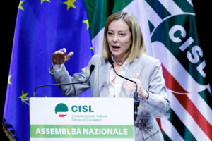 Lavoro, Meloni: “Superare tossica visione conflittuale che ancora persiste”